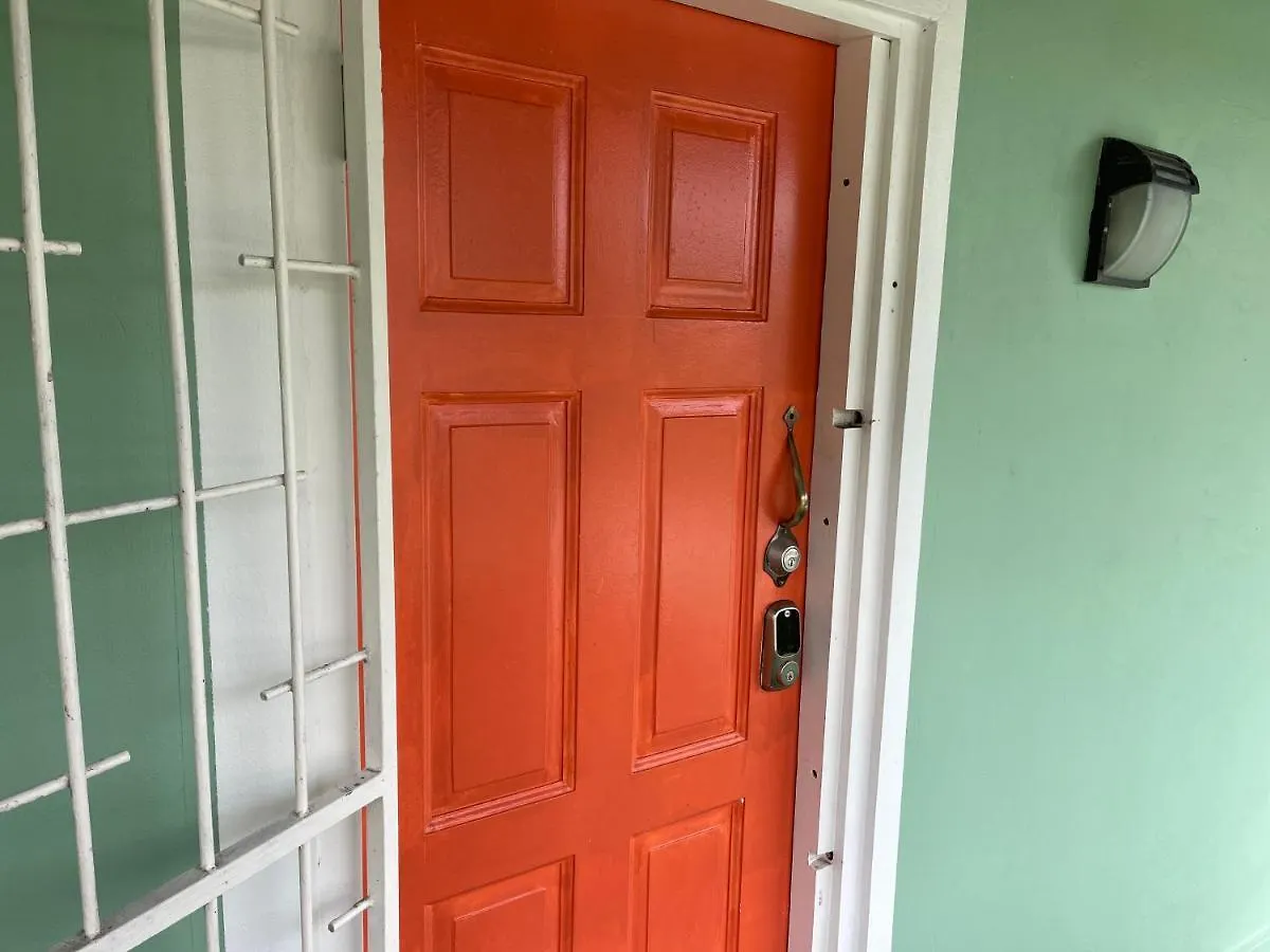 Beverley Manor Diamond Vale' 2 Bedroom 1 Bath Apartment Diego Martin 0*,  Trinidade e Tobago