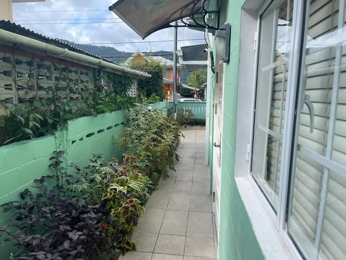 Beverley Manor Diamond Vale' 2 Bedroom 1 Bath Apartment Diego Martin 0*,  Trinidade e Tobago