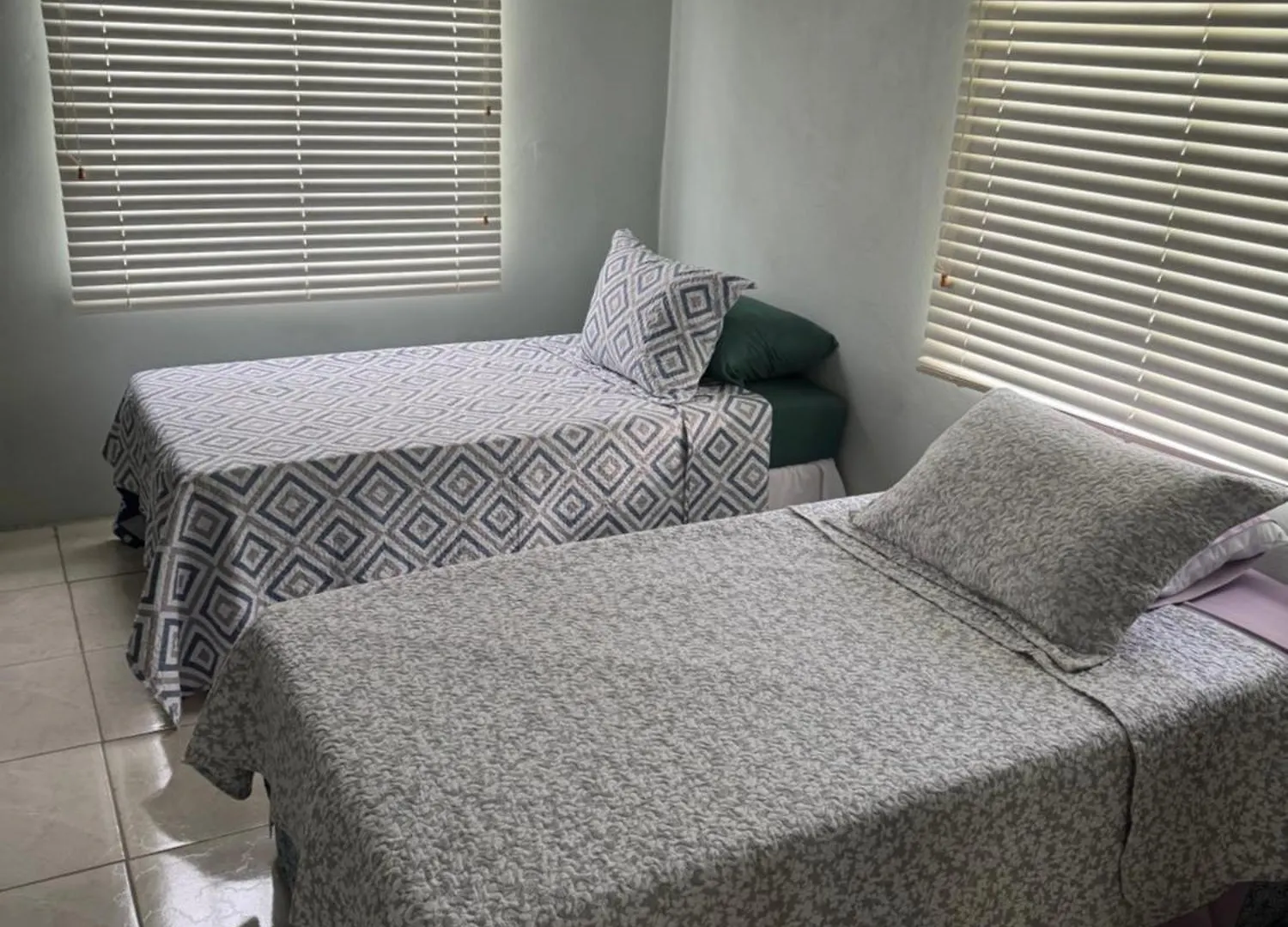 Beverley Manor Diamond Vale' 2 Bedroom 1 Bath Apartment Diego Martin 0*,  Trinidade e Tobago